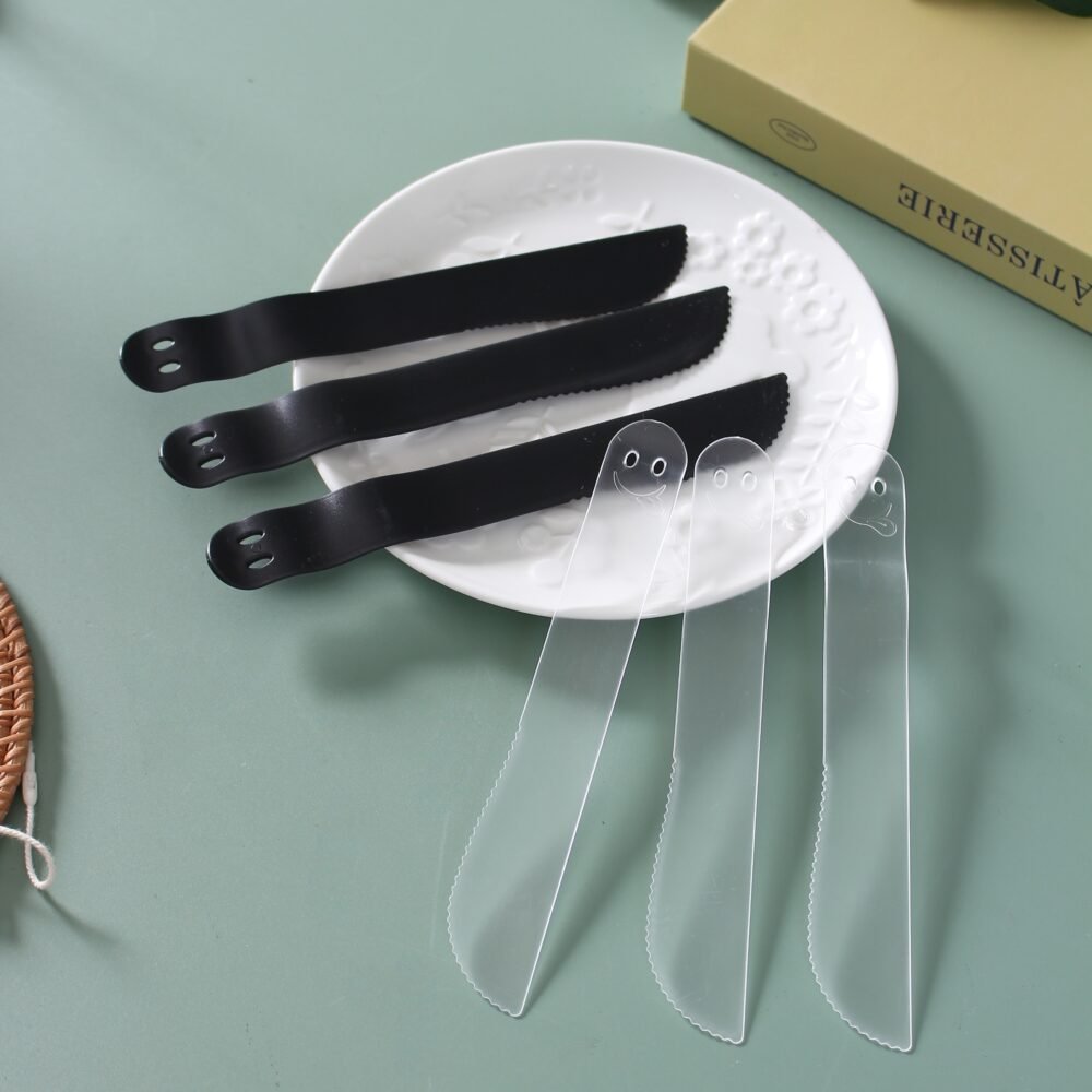 Disposable Frosted Smile-Face Knife – Individually Wrapped, Thick Design - Image 3