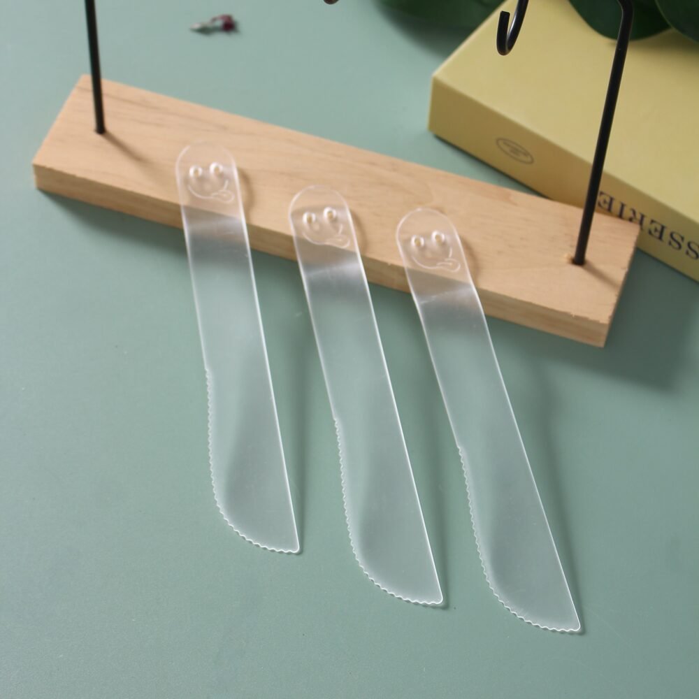 Disposable Frosted Smile-Face Knife – Individually Wrapped, Thick Design - Image 2