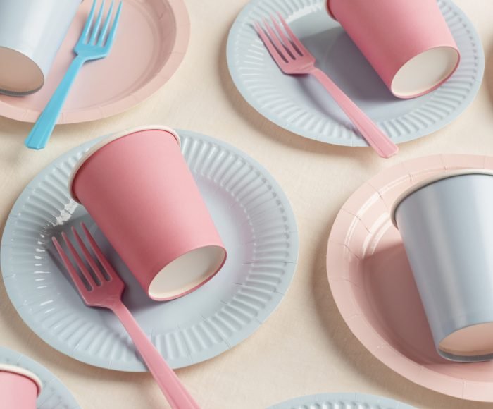 table-arrangement-birthday-event-with-plates-cups